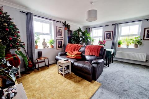 2 bedroom flat for sale, Clarks Lane, Shirley, Solihull, West Midlands, B90