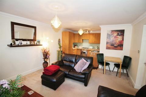 2 bedroom ground floor flat for sale, The Strone, Bradford BD10