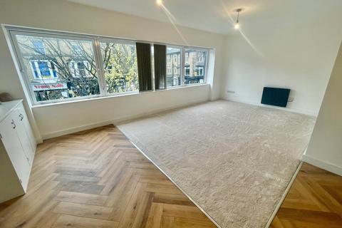 2 bedroom flat to rent, Brook Street, Ilkley, West Yorkshire, LS29