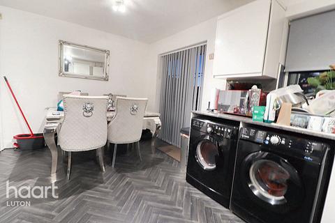 3 bedroom end of terrace house for sale, Lorimer Close, Luton