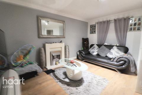 3 bedroom end of terrace house for sale, Lorimer Close, Luton