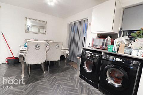 53 Lorimer Close, Luton, LU2 7RL