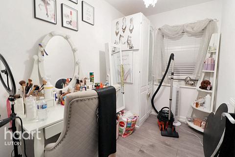 53 Lorimer Close, Luton, LU2 7RL
