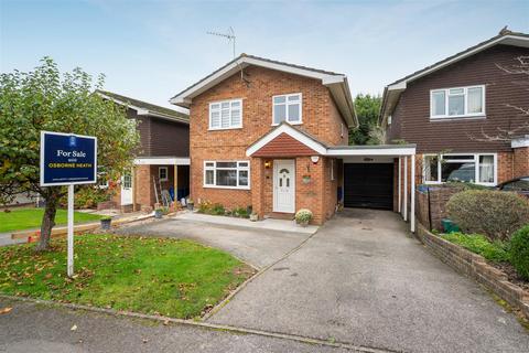 4 Langdale Drive, Ascot, SL5 8TQ