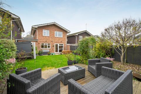 4 Langdale Drive, Ascot, SL5 8TQ