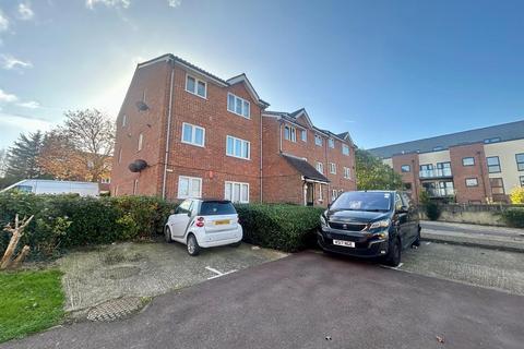 1 bedroom flat for sale, Howard Close, Waltham Abbey