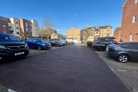 84 Howard Close, Waltham Abbey, EN9 1XB