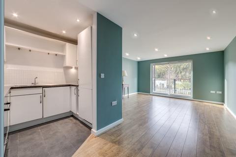 2 bedroom flat for sale, Mercia Court, Highwood Close, London, SE22