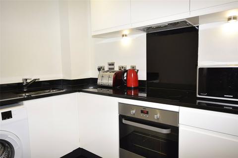 3 bedroom apartment to rent, Chronicle Avenue, London NW9