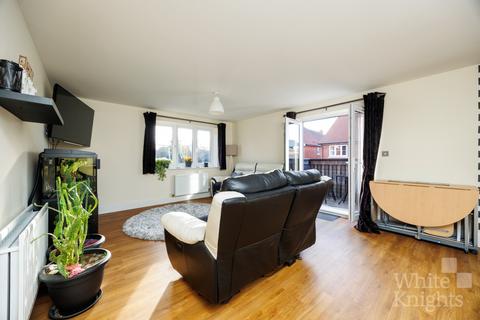 2 bedroom terraced house for sale, Addams Mews, Reading RG7