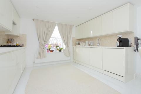 1 bedroom ground floor flat for sale, East Street, Andover, SP10