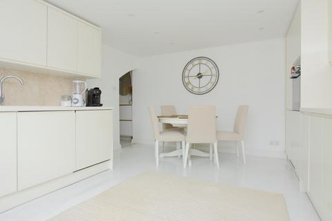 1 bedroom ground floor flat for sale, East Street, Andover, SP10