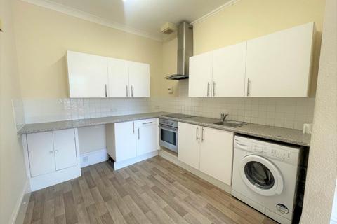 2 bedroom flat to rent, High Street, Bognor Regis, East Sussex