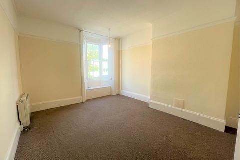 2 bedroom flat to rent, High Street, Bognor Regis, East Sussex