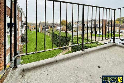 81 Victor Walk, Hornchurch, RM12 4XQ
