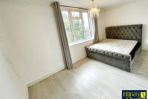 81 Victor Walk, Hornchurch, RM12 4XQ