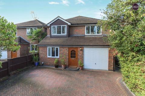 4 bedroom detached house for sale, Stratford Road, Watford WD17