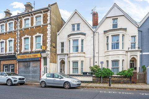 2 bedroom flat for sale, Victoria Road North, Hampshire PO5