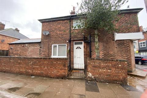 1 bedroom house to rent, Portland Road, Hucknall, Nottingham