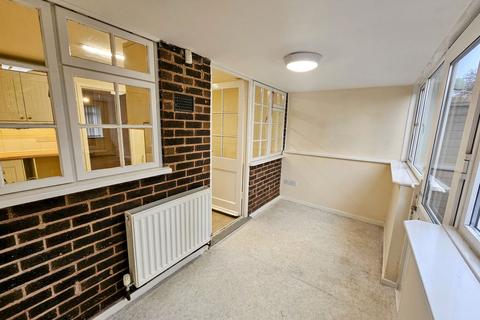 2 bedroom townhouse for sale, Wymondham Close, Nottingham NG5