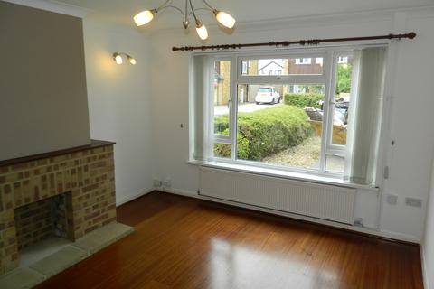 3 bedroom semi-detached house to rent, Barrs Road, Taplow SL6