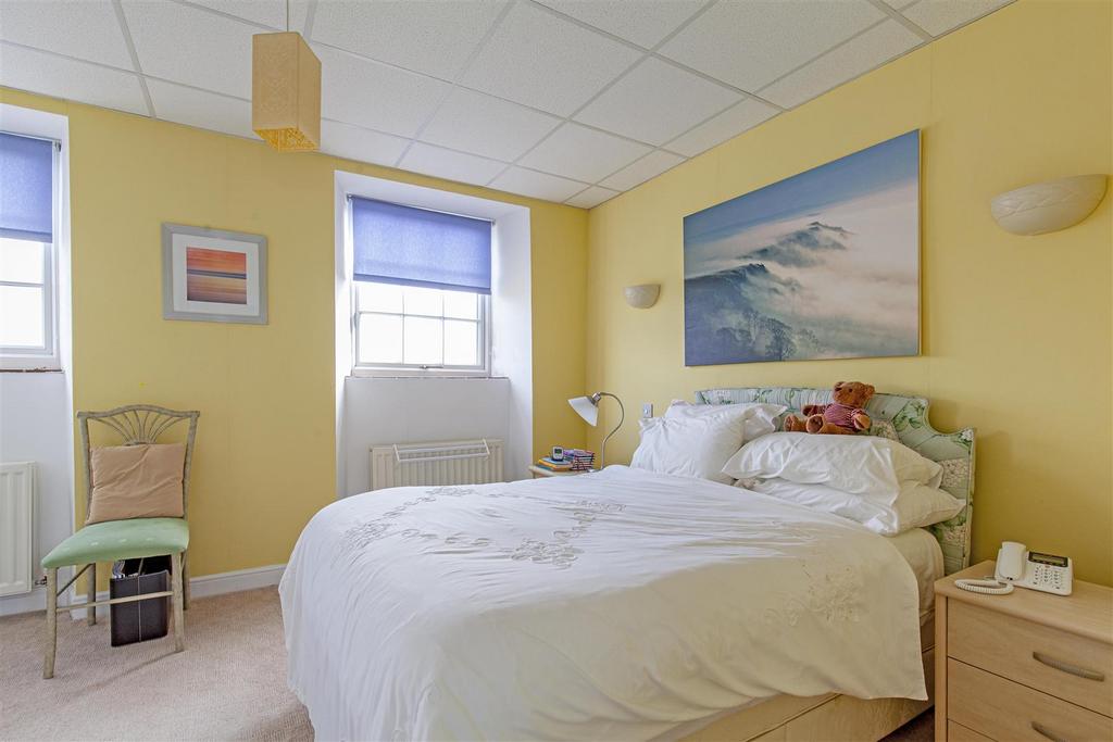 Bedroom 1-1.jpg
