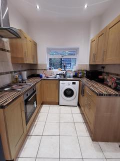 3 bedroom house to rent, Rodney Street, Sandfields, Swansea