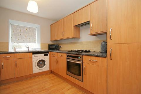 2 bedroom flat for sale, Fartown, Pudsey