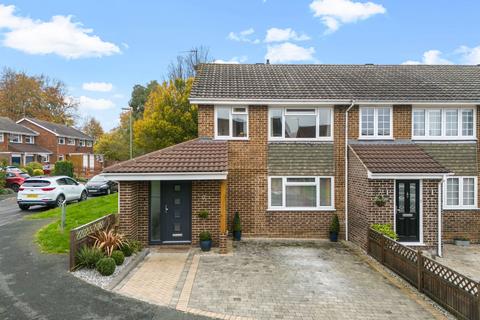 3 bedroom end of terrace house for sale, Ravel Close, Basingstoke, RG22 4EB