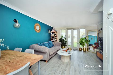 8 The Retreat, Worcester Park, KT4 8SU