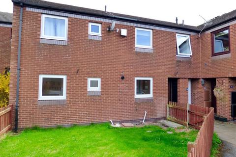 2 bedroom flat to rent, Clifford Close, Penrith, Cumbria, CA11 8QD