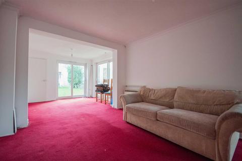 3 bedroom end of terrace house to rent, Candytuft Road, Springfield, Chelmsford