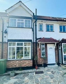 3 bedroom terraced house to rent, Eden Park Avenue, Beckenham BR3