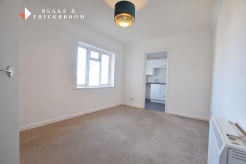 2 bedroom flat to rent, Oulton Hall, Marine Parade East, Clacton-on-Sea