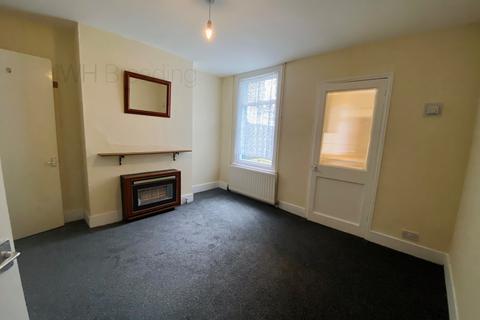 2 bedroom house to rent, Dorset Place, Faversham ME13