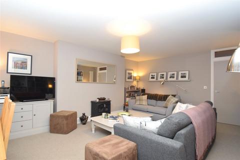 2 bedroom apartment for sale, Avenue Victoria, Scarborough, North Yorkshire, YO11