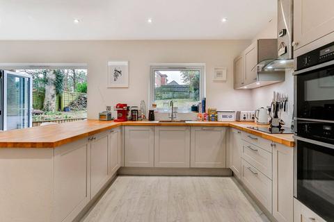 7 Crescent Road, Poole, BH14 9AS