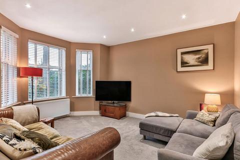 7 Crescent Road, Poole, BH14 9AS