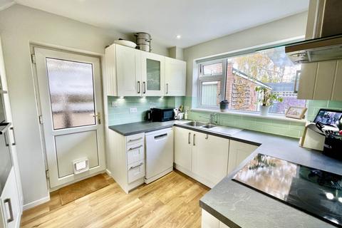 3 bedroom semi-detached house for sale, Greenfield Crescent, Wallingford