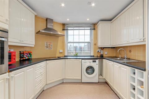 3 bedroom flat for sale, London Road, Morden SM4