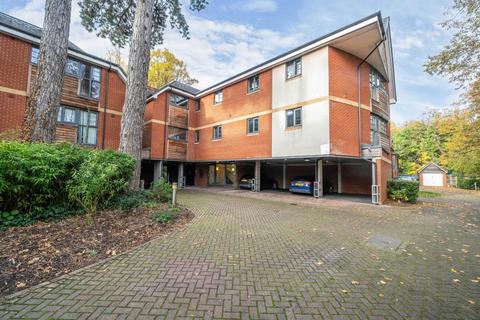 2 bedroom flat for sale, Basingstoke,  Hampshire,  RG21