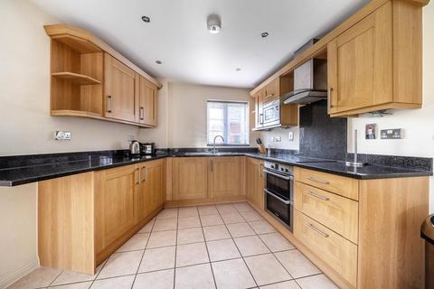 2 bedroom flat for sale, Basingstoke,  Hampshire,  RG21