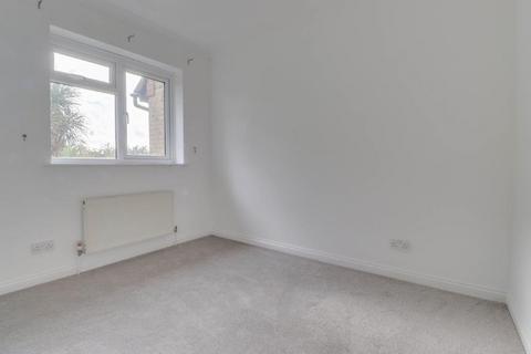 2 bedroom end of terrace house to rent, Kingsley Meadows