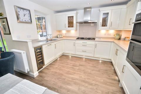 4 bedroom detached house for sale, Pear Close, Leeds, West Yorkshire