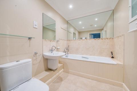 1, Penfold Manor High Street, Haslemere, GU27 2LT