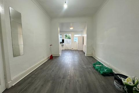 4 bedroom terraced house to rent, Walthamstow, E17