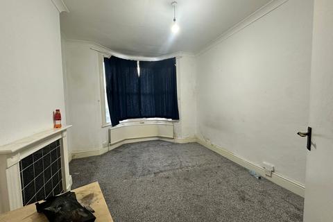 4 bedroom terraced house to rent, Walthamstow, E17