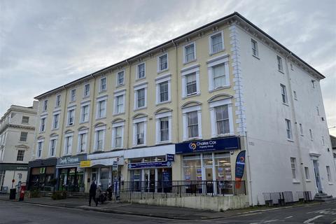 1 bedroom apartment to rent, South Street, Eastbourne BN21