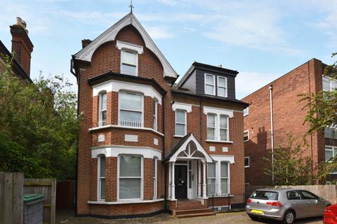 2 bedroom flat to rent, Oakwood Avenue Beckenham BR3