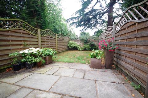 2 bedroom flat to rent, Oakwood Avenue Beckenham BR3